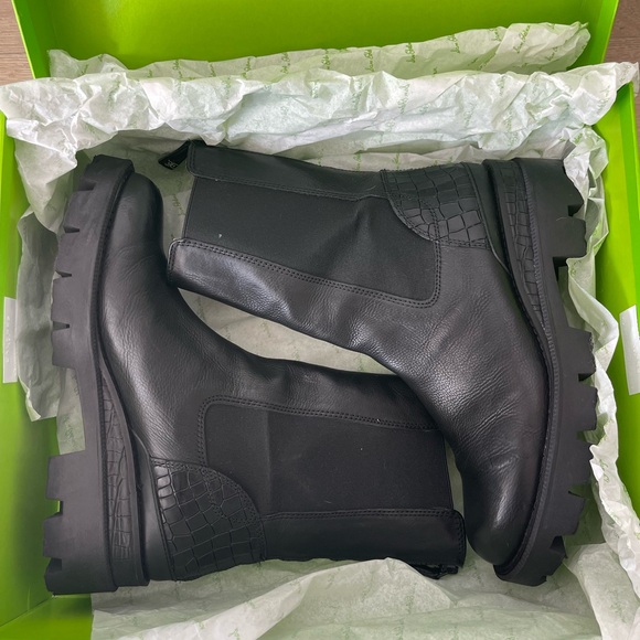 Sam Edelman Genia Chelsea Boot - Picture 1 of 6